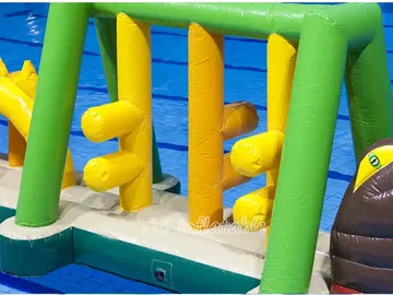 crocodile themed inflatable water-play park detail view
