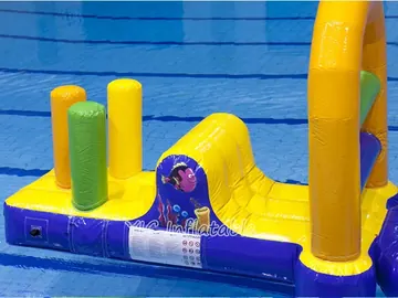jungle themed inflatable water-play park detail view