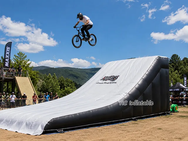 Small MTB Airbag Landing product image